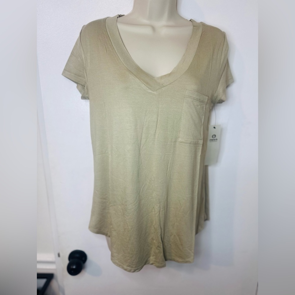 Mono B women's V neck t-shirt sz S NWT Oat green khaki Extra Soft